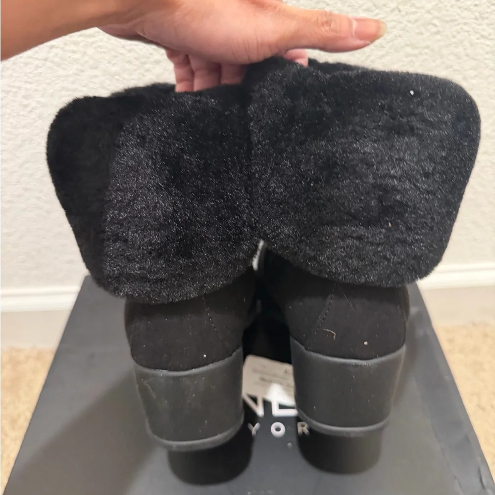 “New” Jones NewYork Black Faux Fur Cuff Boots size6